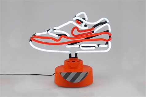 Nike Air Max Lamp 